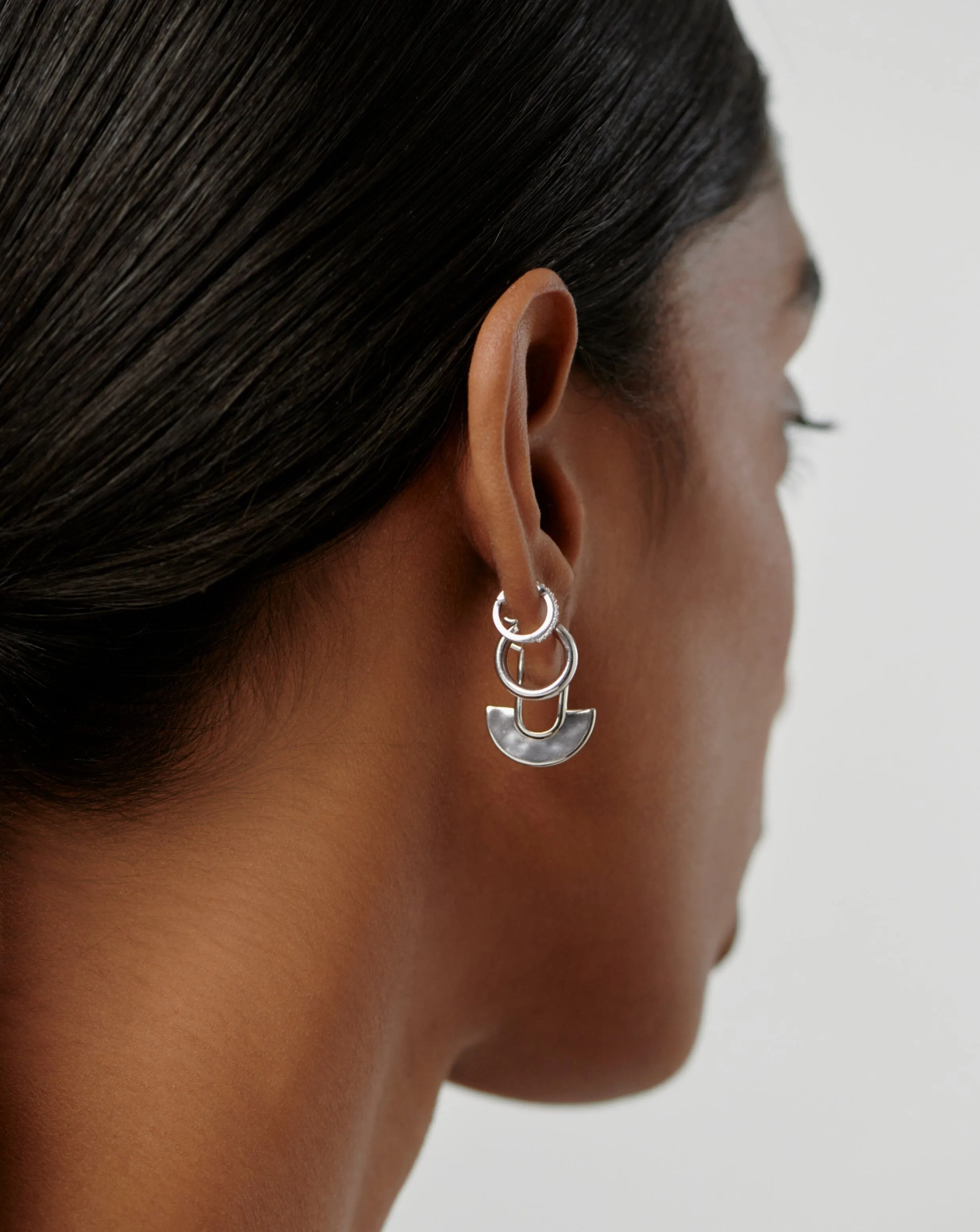 Zenyu Fan Small Hoop Earrings